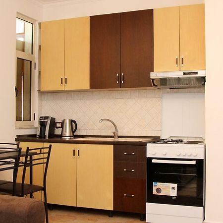 Fiqe Rental Tirana Esterno foto
