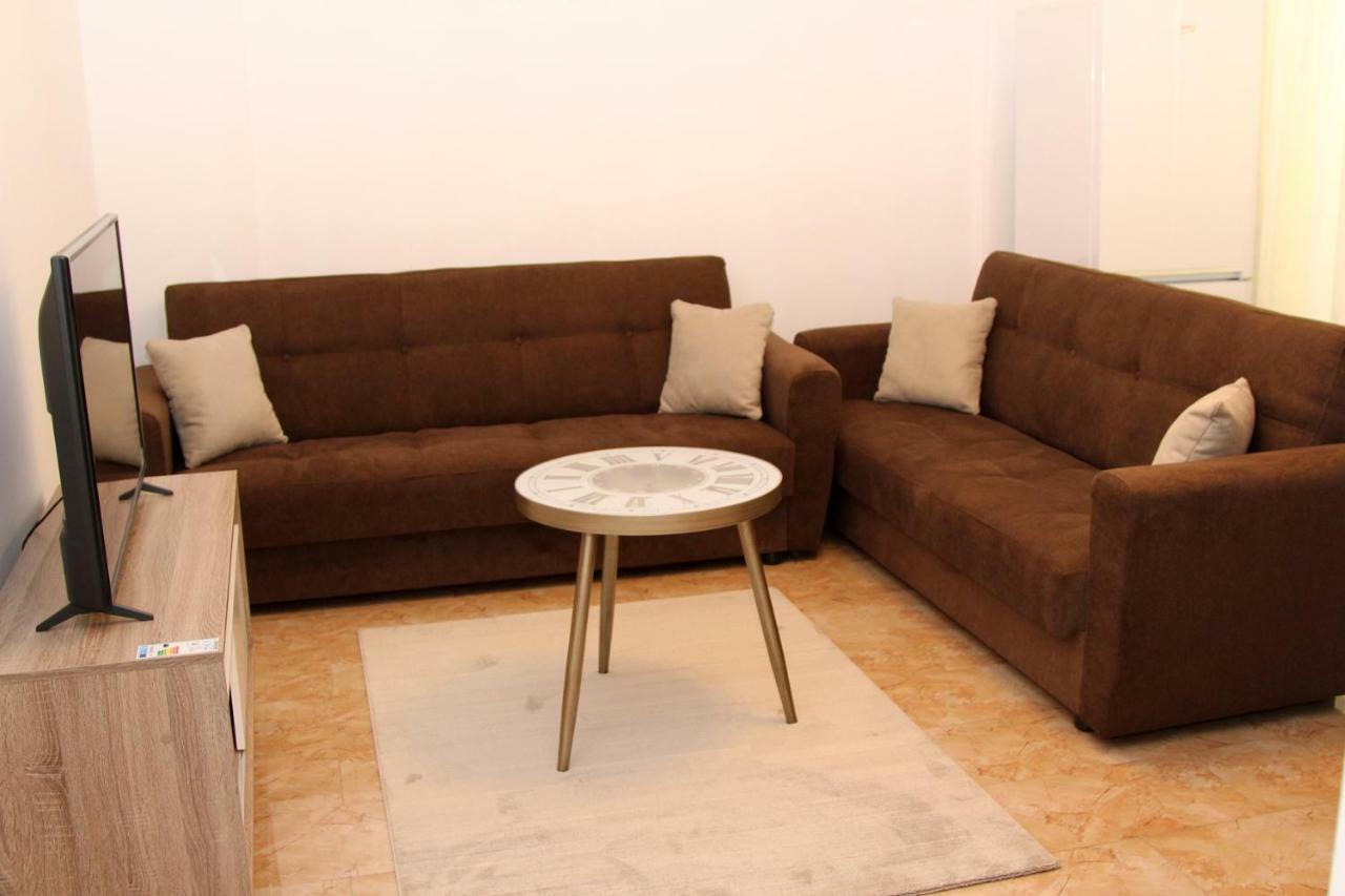 Fiqe Rental Tirana Esterno foto