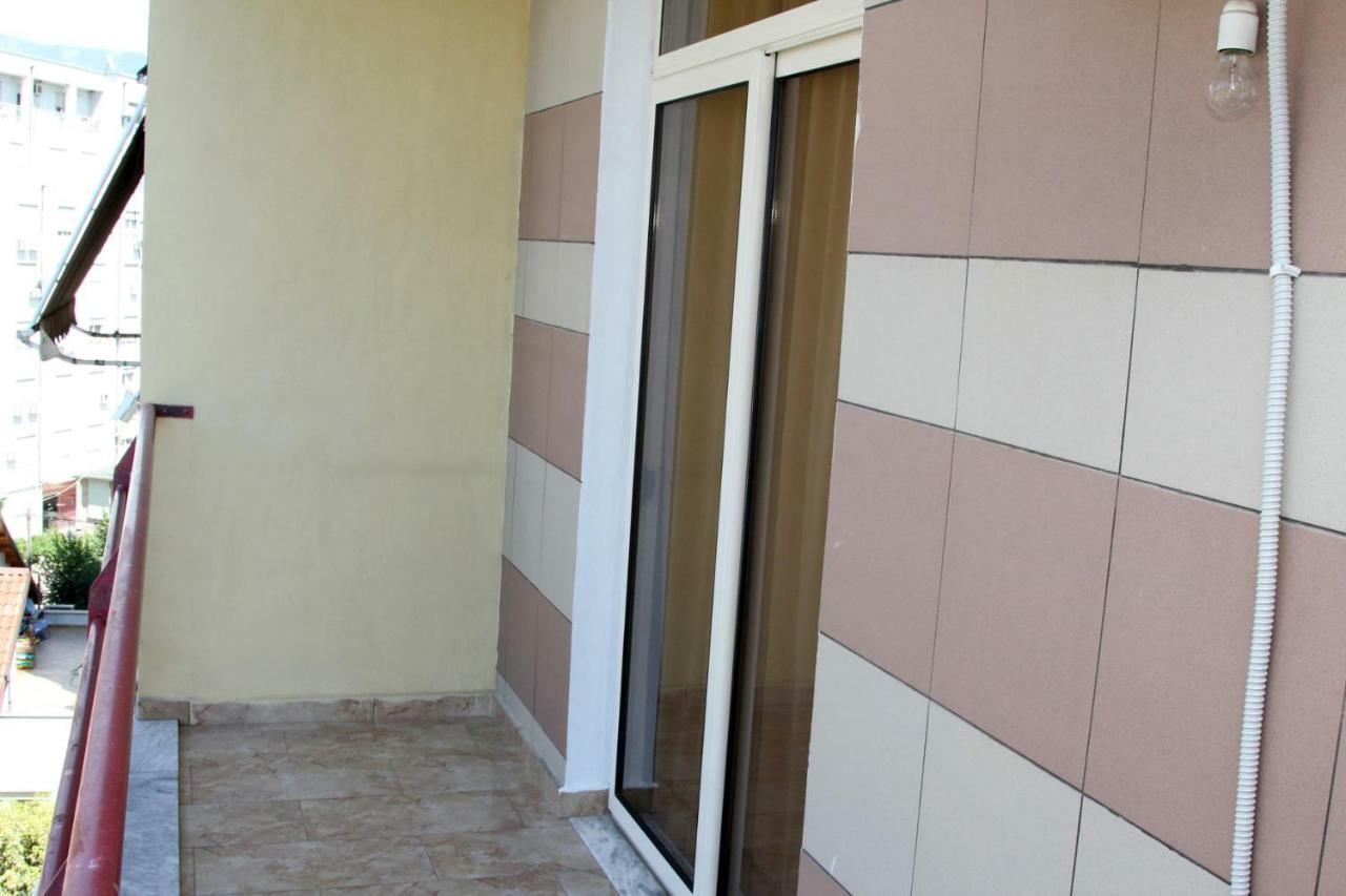 Fiqe Rental Tirana Esterno foto