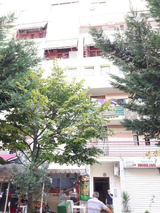 Fiqe Rental Tirana Esterno foto