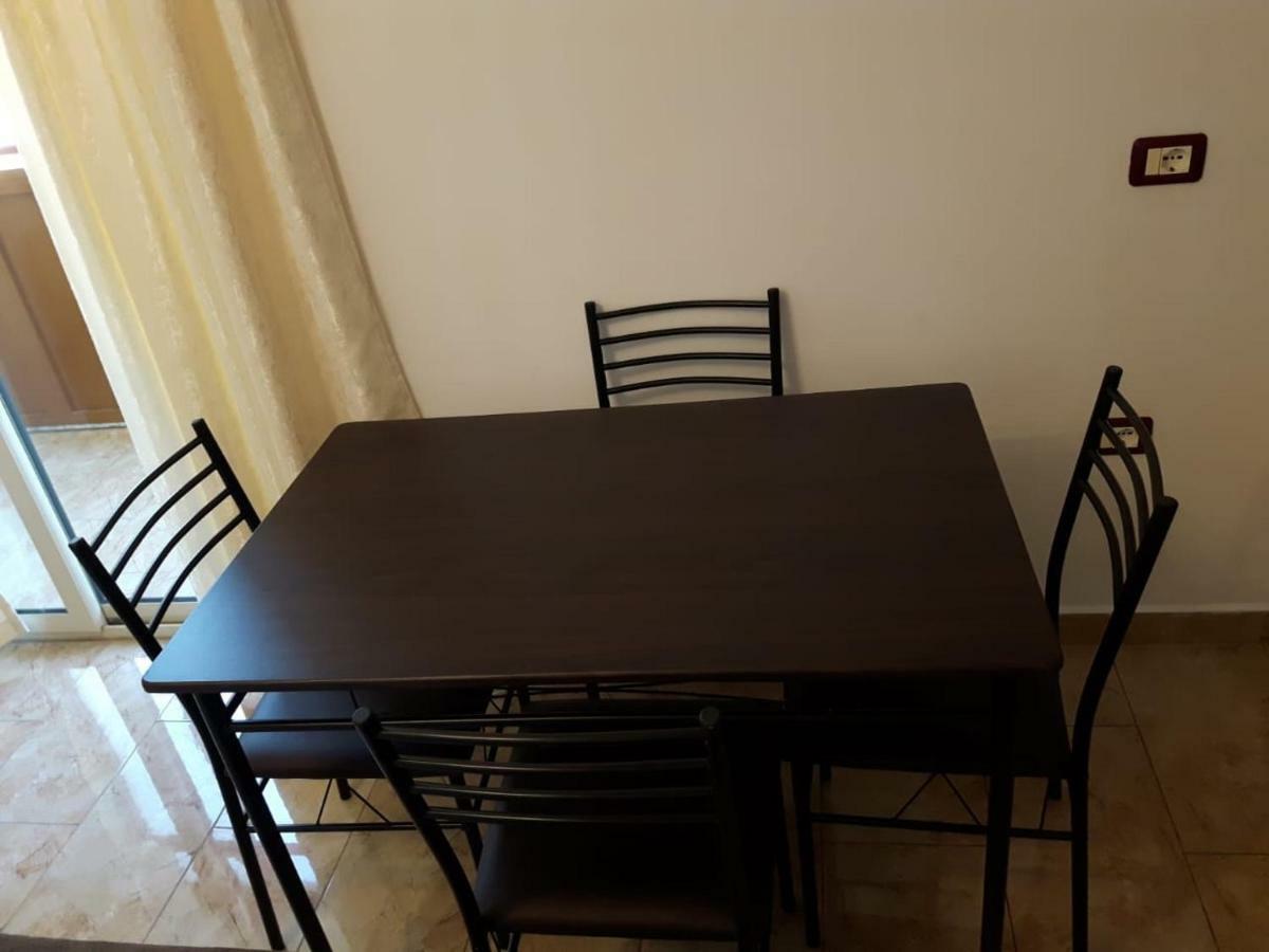 Fiqe Rental Tirana Esterno foto