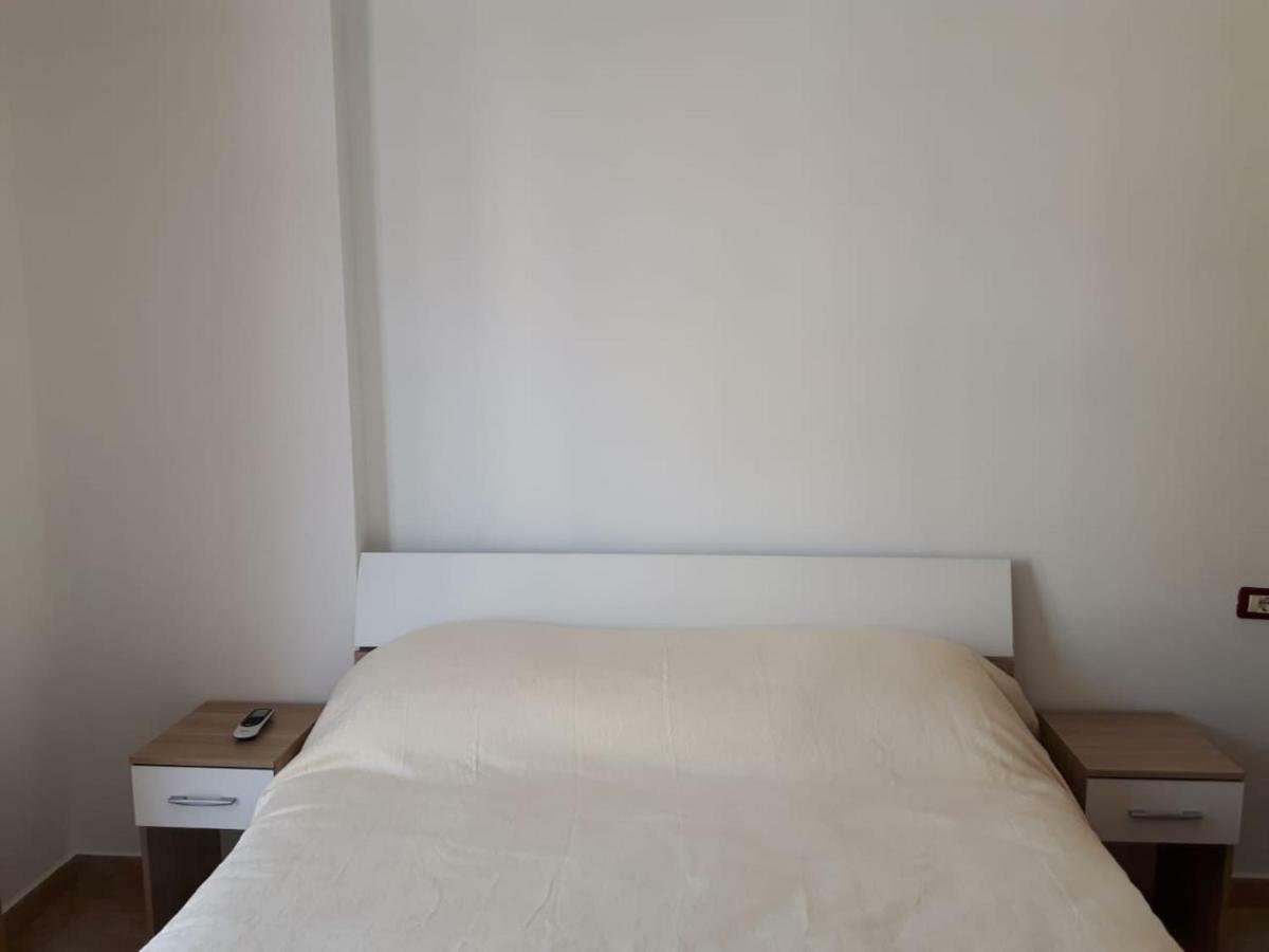 Fiqe Rental Tirana Esterno foto