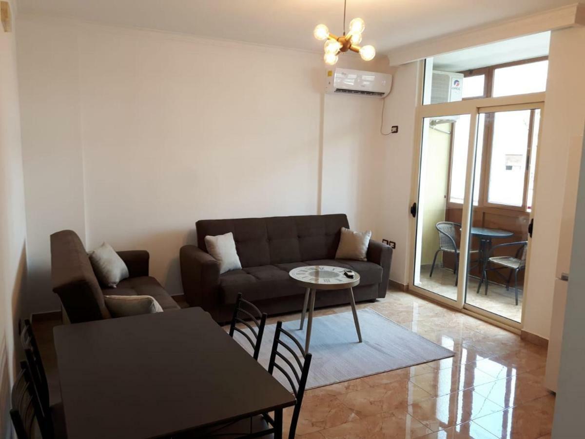 Fiqe Rental Tirana Esterno foto